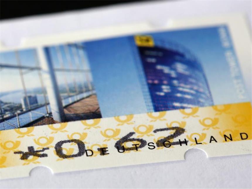 Briefporto steigt zum Jahreswechsel Der Preis für einen maximal 20 Gramm schweren Standardbrief innerhalb Deutschlands erhöht sich zum Jahreswechsel von 60 auf 62 Cent. Foto: Martin Gerten