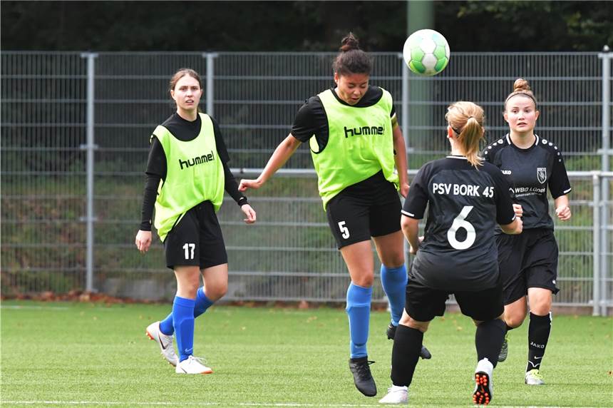 Frauen des PSV Bork feiern ein Schützenfest beim BV Lünen Der PSV Bork ließ den Lünerinenn keine Chance.
