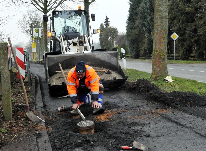 Der Rad- und Fußweg entlang der Lavesumer Straße (K44) wird im Bereich zwischen der Autobahnbrücke A43 und der Rekener Straße mit einer neuen Asphaltdecke versehen.