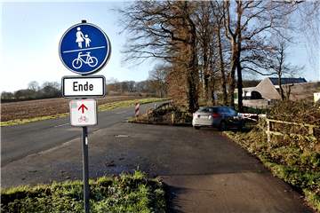 Der Radweg an der Rekener Straße endet von Lavesum kommend kurz vor dem Ketteler Hof.