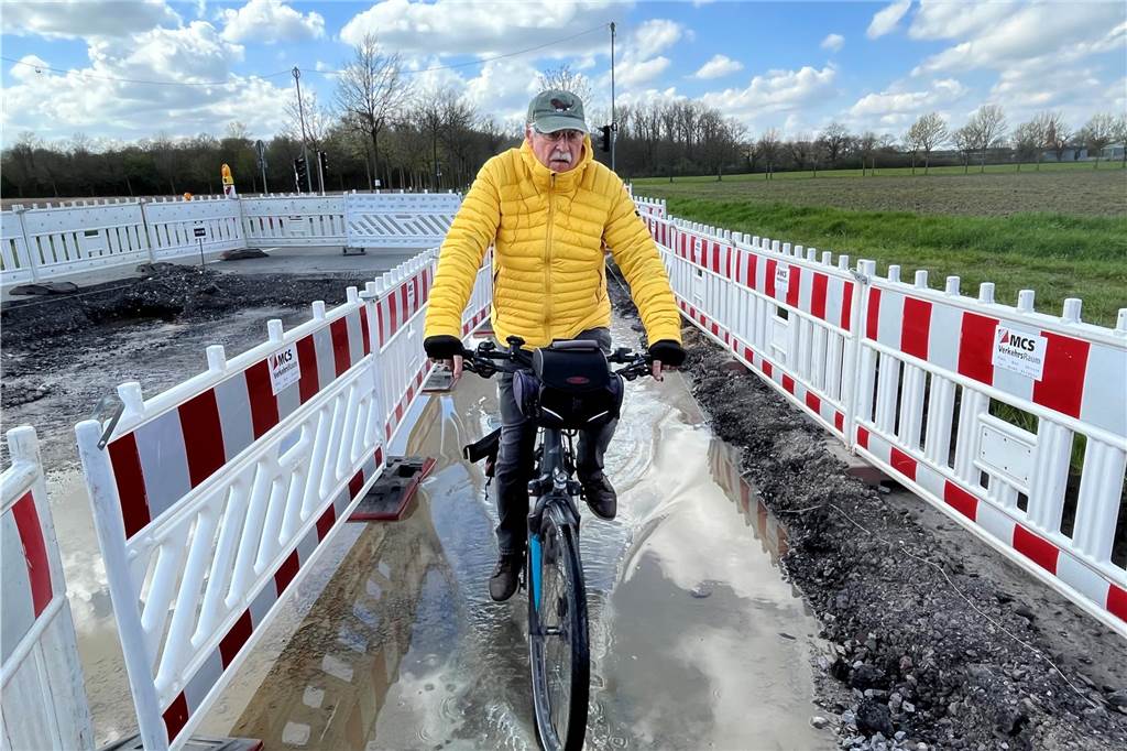 Deutliche Verzögerung bei Sanierung: L810 länger gesperrt Der Radweg ist laut Straßen NRW mittlerweile nicht mehr problematisch. Zwischenzeitlich hatten sich tiefe Pfützen gebildet.