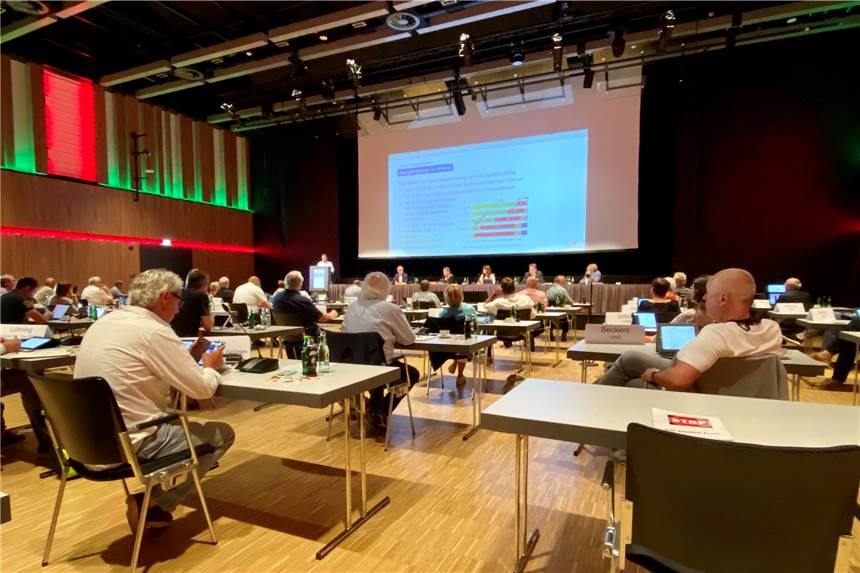 Ahaus und Corona: Entspannung, aber nicht Entwarnung Der Rat tagte im Kulturquadrat an der Wüllener Straße. Eine Rückkehr in den Ratssaal sei aber schon möglich, erklärte Bürgermeisterin Karola Voß.