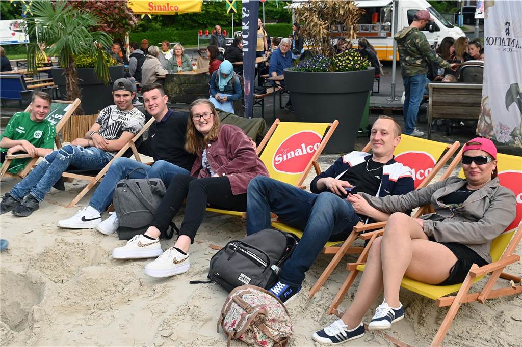 Der Rathaus-Vorplatz in Schermbeck verwandelt sich an diesem Wochenende in ein "Street Beach Festival".