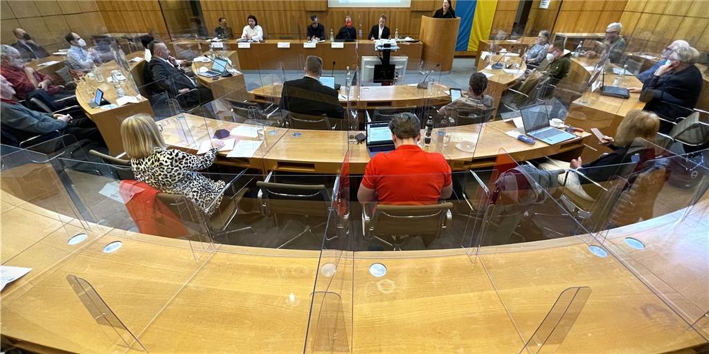 Donnerstag im Stadtrat: Neue Forderungen zur Sanierung Stadtmittelpunkt Der Ratssaal bei einer Sitzung des Betriebsausschusses 1
