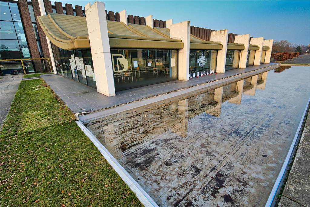 Millionen-Baukosten: Ratssaal am maroden Rathaus soll saniert werden Der Ratssaal in Castrop-Rauxel ist Schauplatz der politischen Sitzungen in Castrop-Rauxel. Von einer Empore aus können die Bürger dem politischen Treiben im Untergeschoss zusehen.