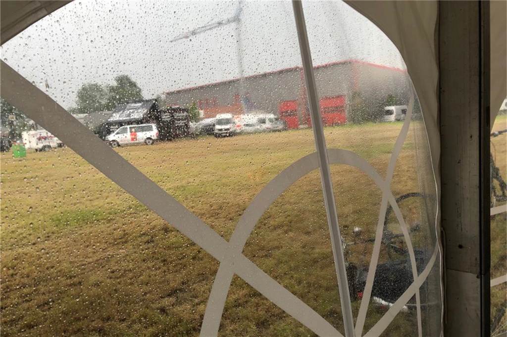 Bestes Wetter lockte tausende Besucher zum Gewerbetag nach Stadtlohn – bis zum Gewitter Der Regen hat den Gewerbetag früher beendet als geplant.