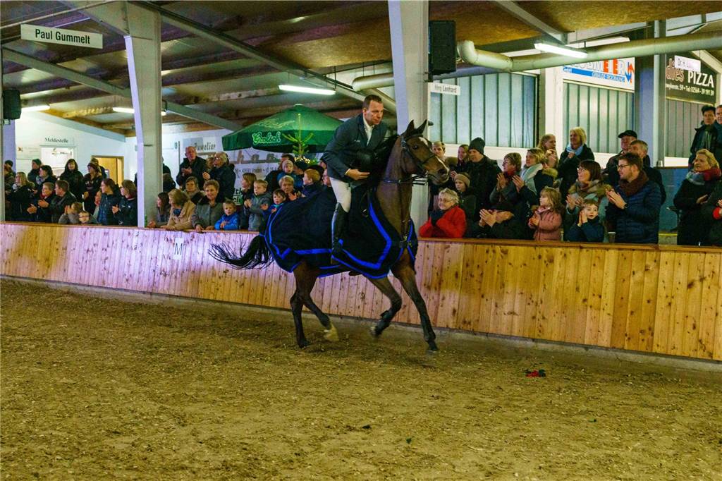 Stadt, Land und Vereine stecken 595.790 Euro in Vredener Sportstätten Der Reit- und Fahrverein bekommt eine neue Heizung, eine LED-Beleuchtung und weitere Unterstellmöglichkeiten für Traktoren.