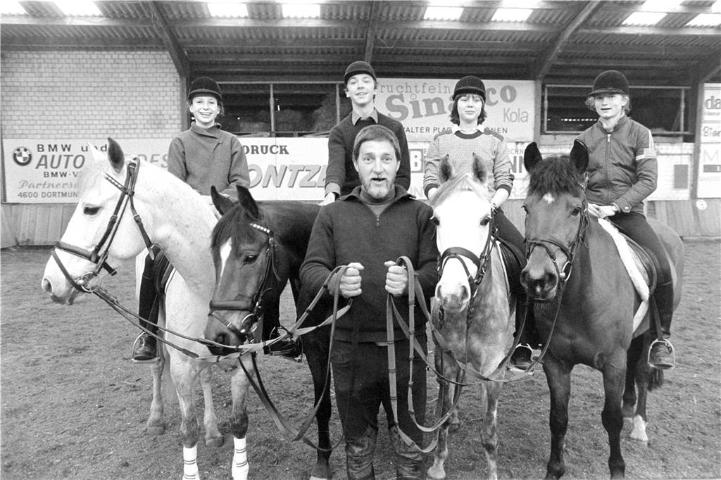 Der Reitstall mit Franz Jandrey und Scholli von Seidlitz war sehr beliebt in Cappenberg - viele Menschen haben dort das Reiten gelernt. Die ehemalige Reithalle ist 2004 niedergebrannt, sie wurde zu diesem Zeitpunkt als Heulager benutzt.
