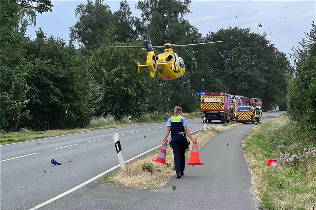 Auto rammt Krankenwagen: Mädchen (13) bei Unfall in Borken schwer verletzt Der Rettungshubschrauber flog das schwerstverletzte Mädchen in die Klinik nach Enschede.