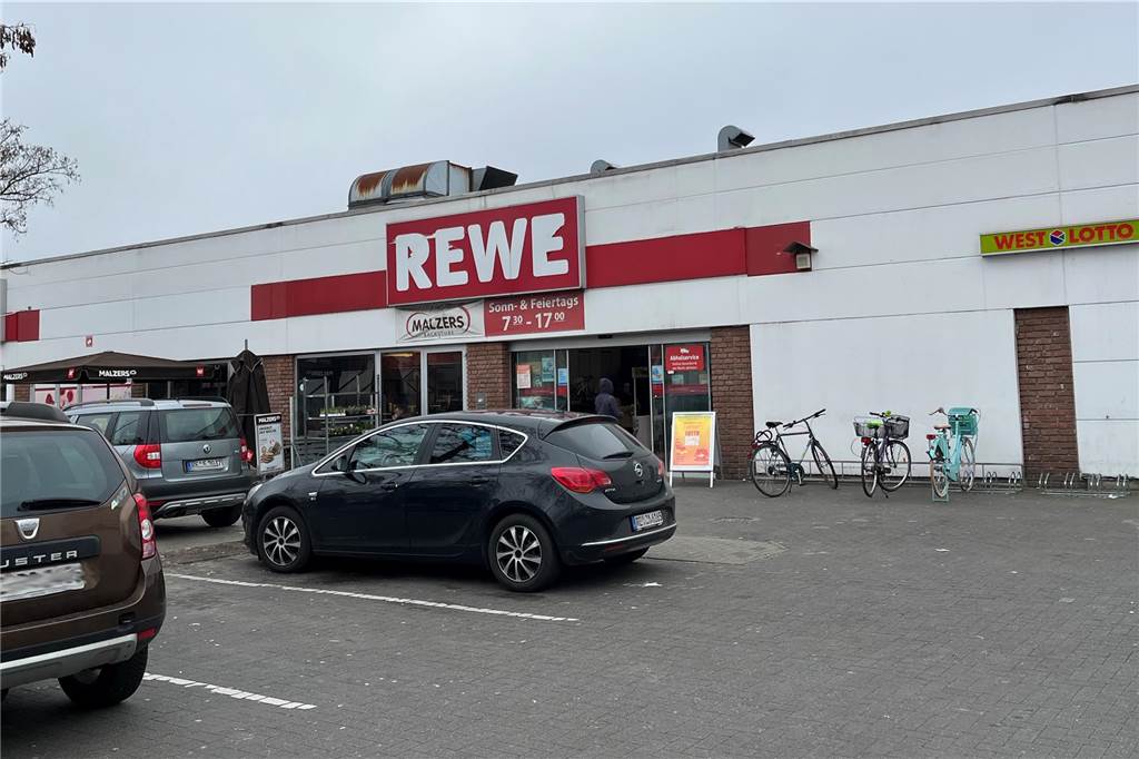 Rewe Lieferservice startet groß – aber nicht überall in der Stadt Der Rewe-Markt an der Recklinghauser Straße