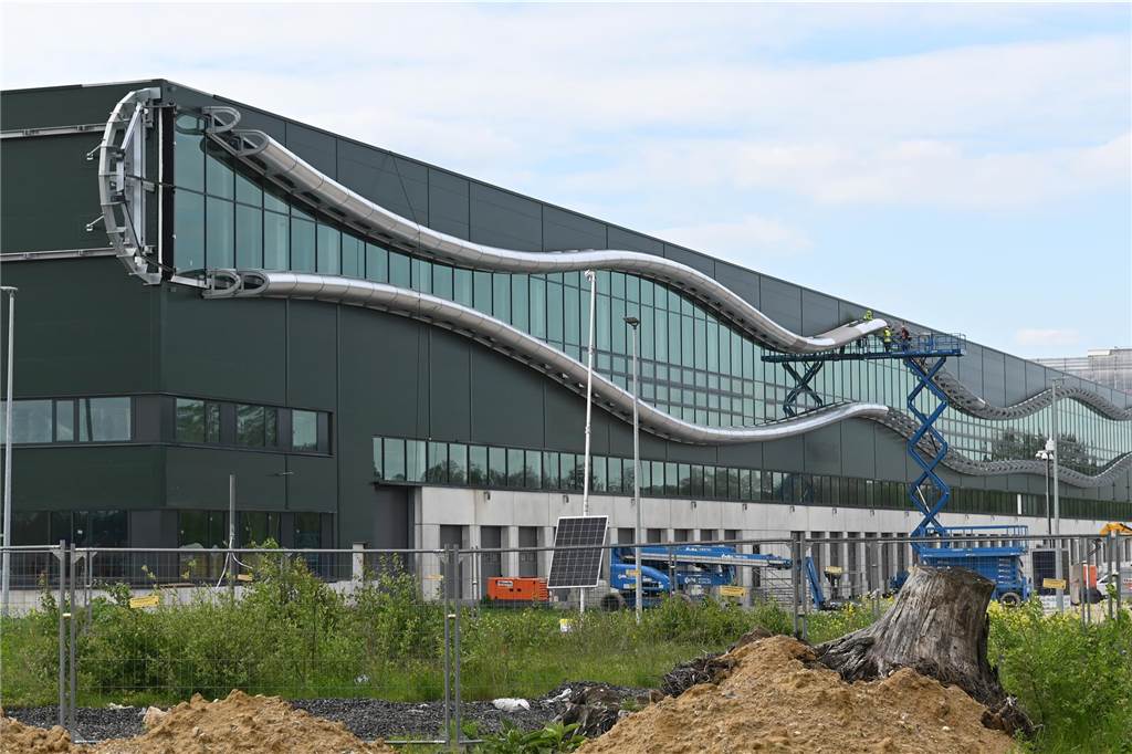 Levi Strauss für Investition in Dorsten ausgezeichnet Das Bürogebäude hat eine markante Fensterwelle im Bereich der Fassade.