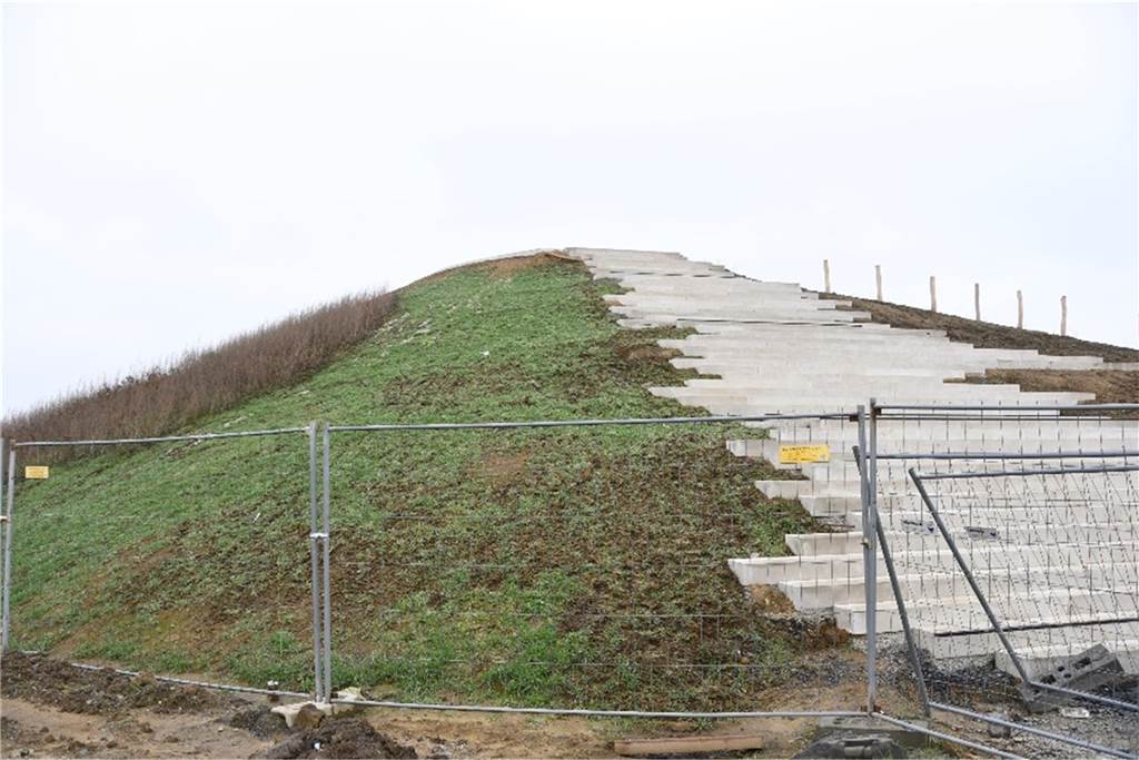 Neu-Selmer stellen sich vor - und äußern viel Lob, aber auch Kritik für die Stadt Selm Der Rodelhügel im Auenpark ist so ziemlich der einzige Berg in Selm.