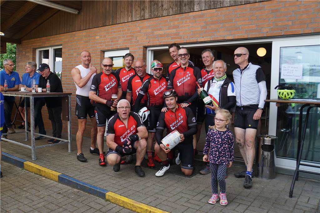 Hunderte Besucher bei der Radtouristikfahrt des SV Herbern dabei Der RSV Lippe Lünen war am stärksten vertreten - gleich 25 Mitglieder waren bei der RTF dabei.