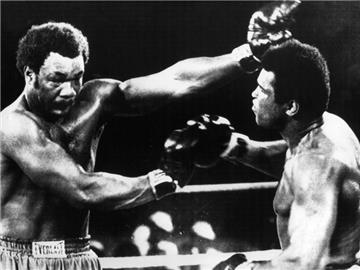 Der «Rumble in the Jungle» zwischen Muhammad Ali (r) und George Foreman ist legendär. Foto: dpa