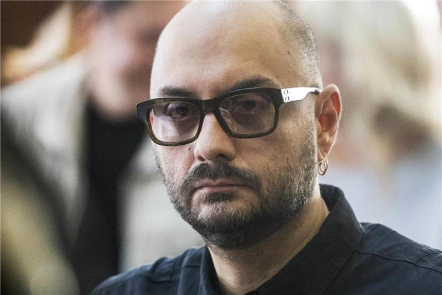 Regisseur Serebrennikow bangt um seine Zukunft Der russische Regisseur Kirill Serebrennikow leidet sehr unter dem verhängten Hausarrest. Foto: Pavel Golovkin
