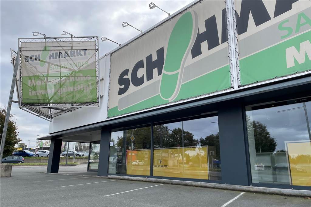 Leerstand im Indupark: Schuhgeschäft verabschiedet sich für immer Geschlossener Salamander-Schuhmarkt in der Brennaborstraße im Indupark