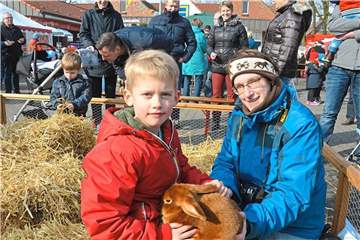 Der Sandhasensonntag lockt jedes Jahr viele Kinder und Erwachsene in den Alstätter Dorfkern.
