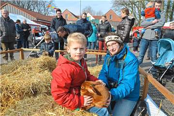 Der Sandhasensonntag lockt Kinder und Erwachsene in den Alstätter Dorfkern.
