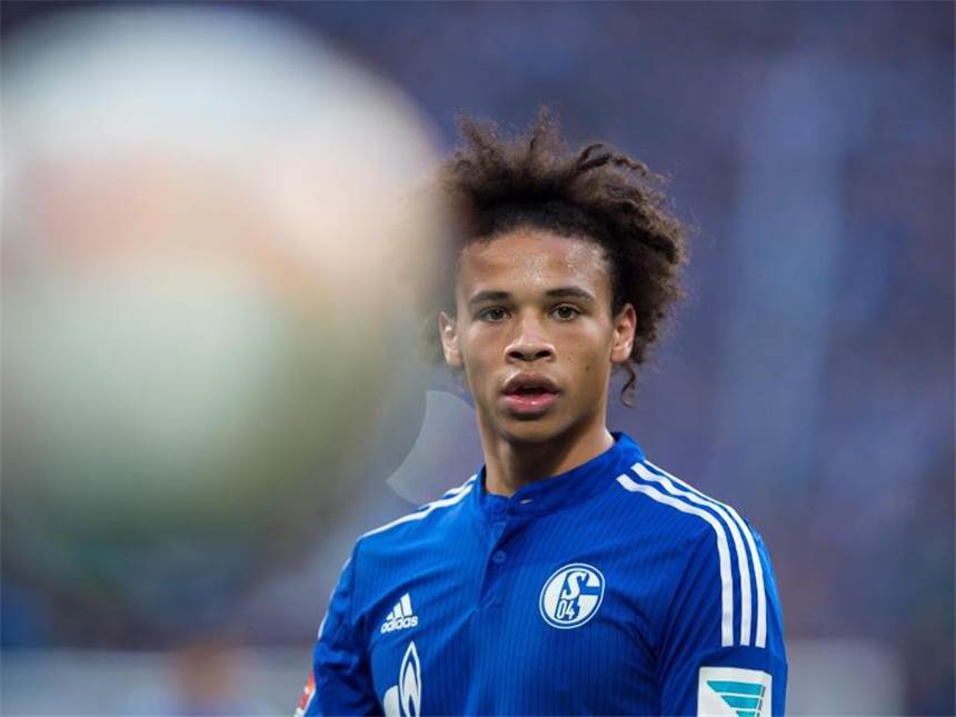 Transfer-Feuerwerk in der Bundesliga Der Sané-Wechsel spült dem FC Schalke 04 Millionen in die Kassen. Foto: Guido Kirchner