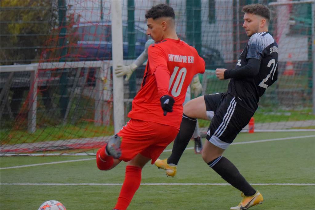 Der SC Berchum Garenfeld hat gegen Firtinaspor Herne 0:0 gespielt.