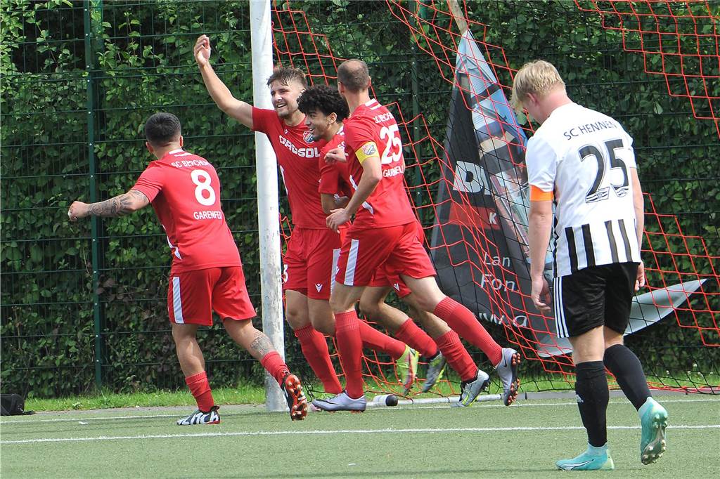 Der SC Berchum/Garenfeld hat gegen den SC Hennen mit 4:0 gewonnen.