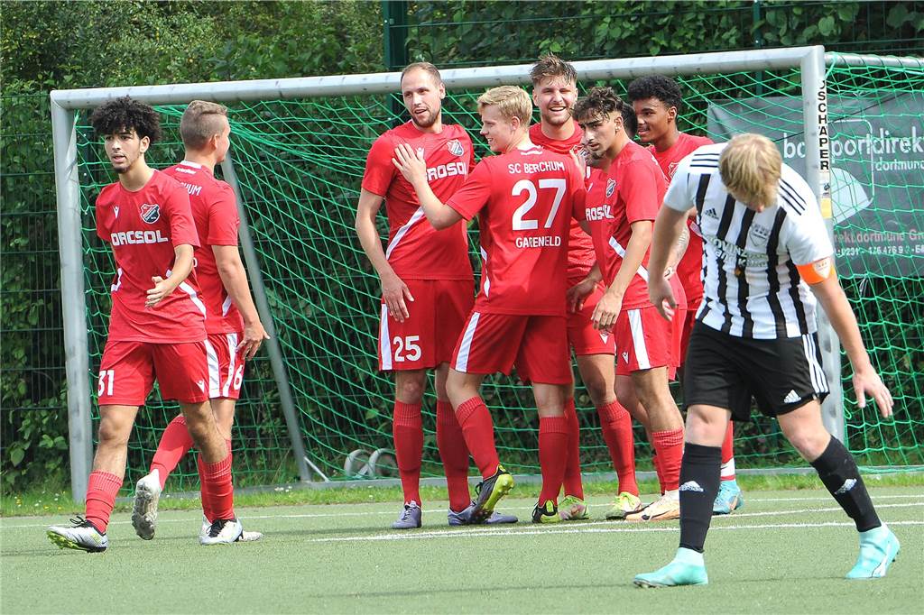 Der SC Berchum/Garenfeld hat gegen den SC Hennen mit 4:0 gewonnen.