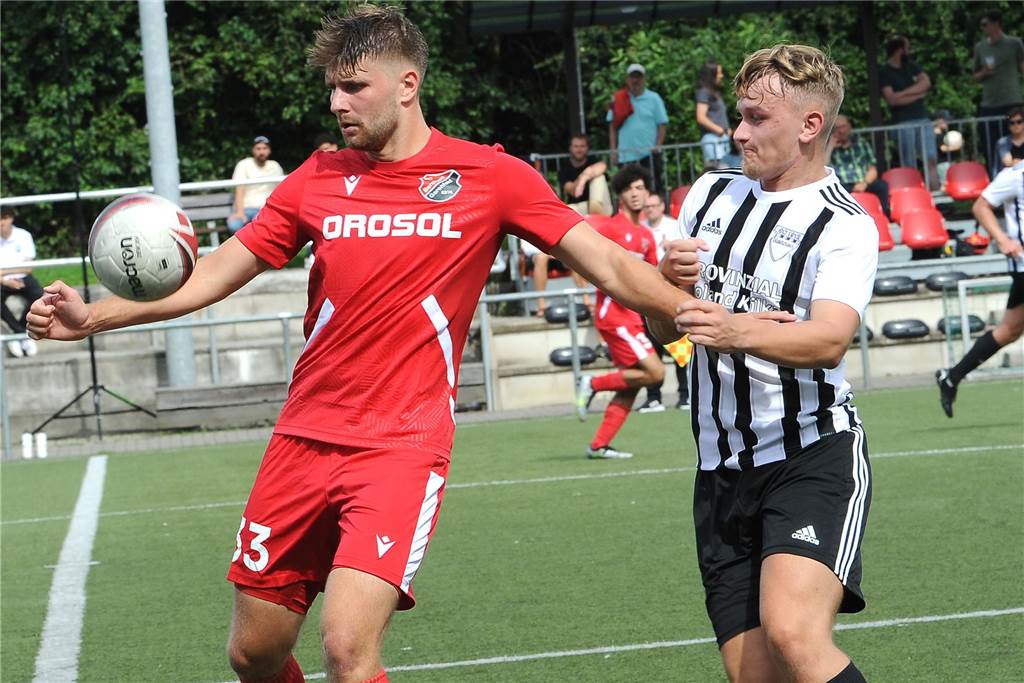 Der SC Berchum/Garenfeld hat gegen den SC Hennen mit 4:0 gewonnen.