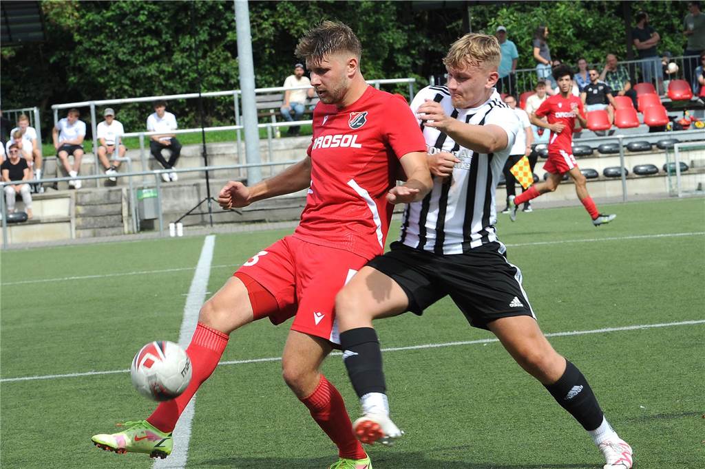Der SC Berchum/Garenfeld hat gegen den SC Hennen mit 4:0 gewonnen.