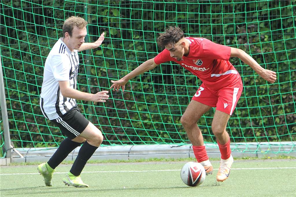 Der SC Berchum/Garenfeld hat gegen den SC Hennen mit 4:0 gewonnen.