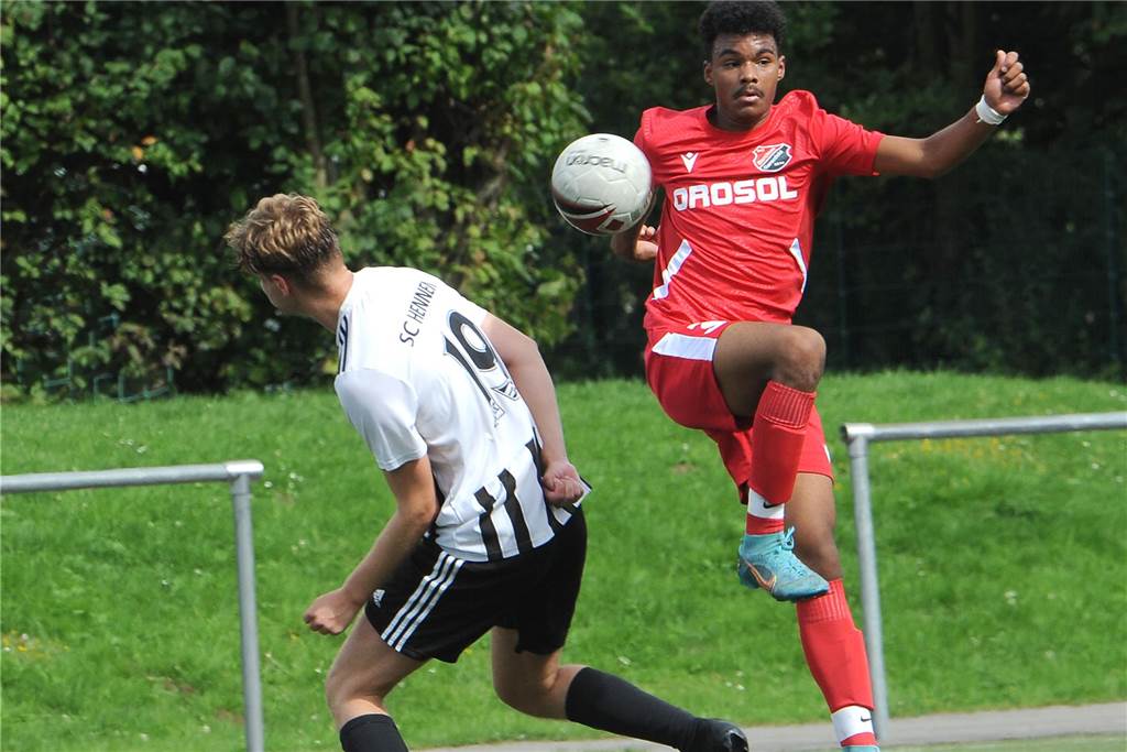 Der SC Berchum/Garenfeld hat gegen den SC Hennen mit 4:0 gewonnen.