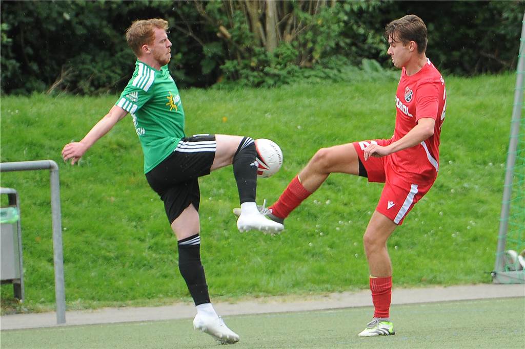 Zum Durchklicken: Tore, Zweikämpfe, Emotionen - Mehr als 80 Fotos von sechs Fußballspielen Der SC Berchum/Garenfeld hat gegen den SC Obersprockhövel II mit 2:3 verloren.
