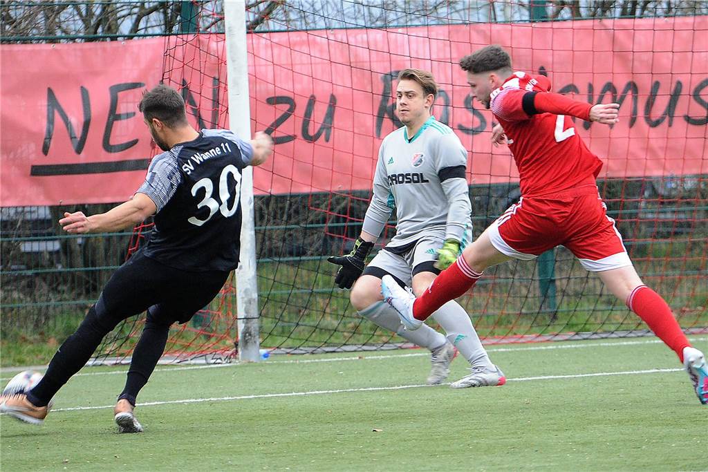 Der SC Berchum/Garenfeld hat gegen den SV Wanne mit 0:5 verloren.