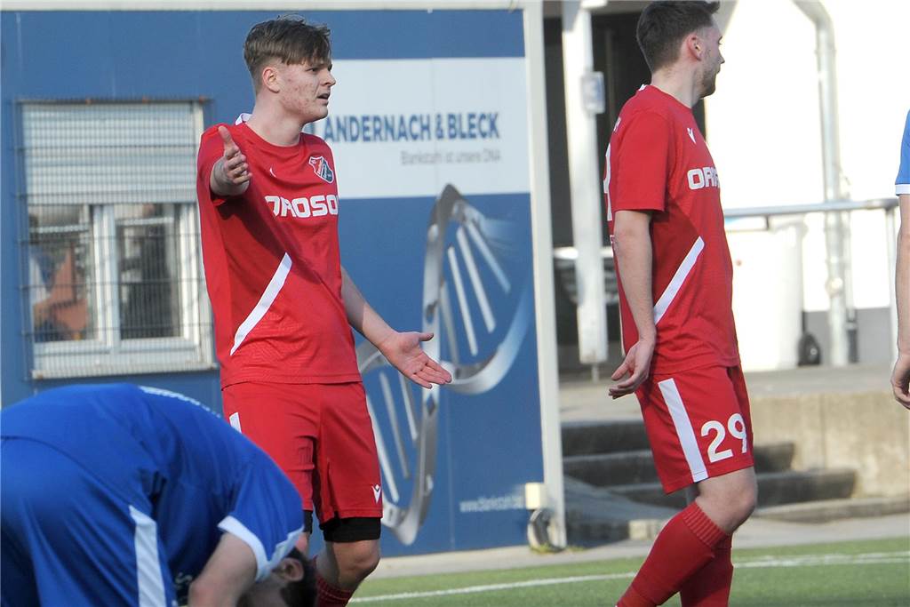 Der Schwerter Fußball-Sonntag in Bildern: 85 Fotos von fünf Spielen Der SC Berchum/Garenfeld hat gegen die TSG Sprockhövel II mit 4:2 gewonnen.