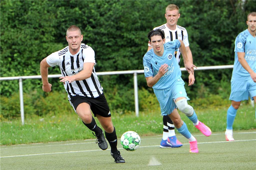 Der SC Hennen hat gegen den SC Lüdenscheid mit 3:1 gewonnen.
