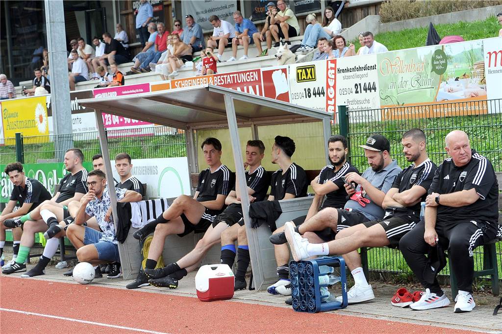 Der SC Hennen hat gegen den SC Lüdenscheid mit 3:1 gewonnen.