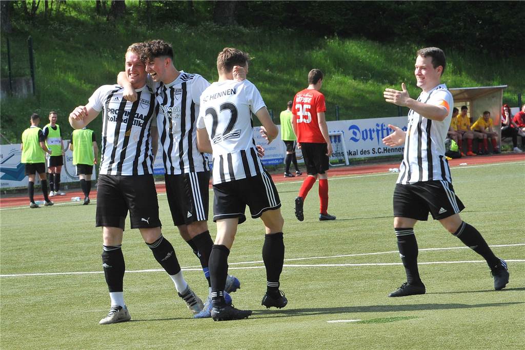 Der SC Hennen hat gegen die DJK SG Bösperde mit 2:1 gewonnen.