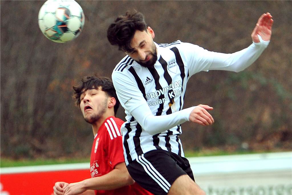Der SC Hennen, hier im Testspiel gegen Geisecke, ist am Sonntag in Ihmert zu Gast.