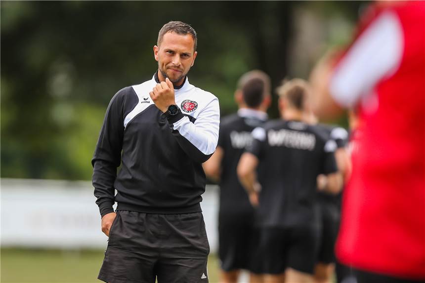 4:3 nach 0:3 und Rote Karte: Wie Husen-Kurl das unglaubliche Comeback in Neuasseln schaffte Der SC Husen-Kurl schaffte ein unglaubliches Comeback.