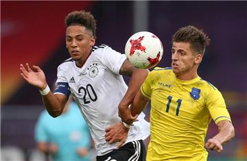 Der Schalke Thilo Kehrer setzte sich mit der deutschen U21 gegen das Kosovo mit 1:0 durch.