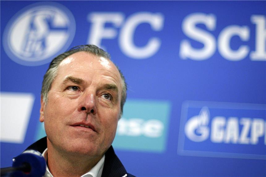 Tönnies und der königsblaue "Kantersieg" gegen Berlin Der Schalker Aufsichtsratsvorsitzende Clemens Tönnies flunkerte nach Spielschluss und sprach von einem Kantersieg.