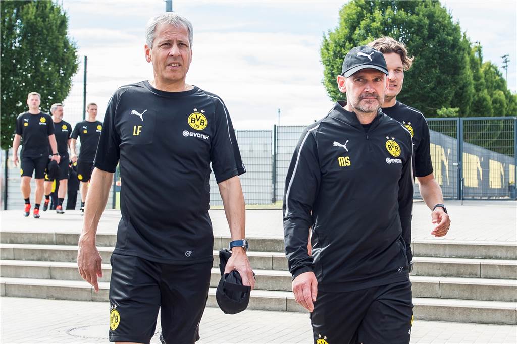 Manfred Stefes ist der perfekte BVB-Mann für den Hintergrund Der Schattenmann: Stefes (r.) hat ein feines Gespür, eine väterliche Art, und er bleibt gerne unaufgeregt in Reihe zwei.