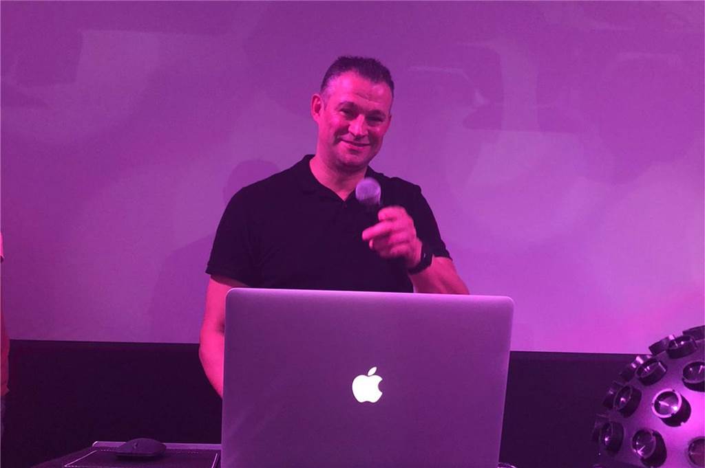 Schermbecker DJ Tom will ab Februar in den Charts mitmischen Der Schermbecker DJ Thomas Averkamp hofft auf mehr Partys im Jahr 2022.
