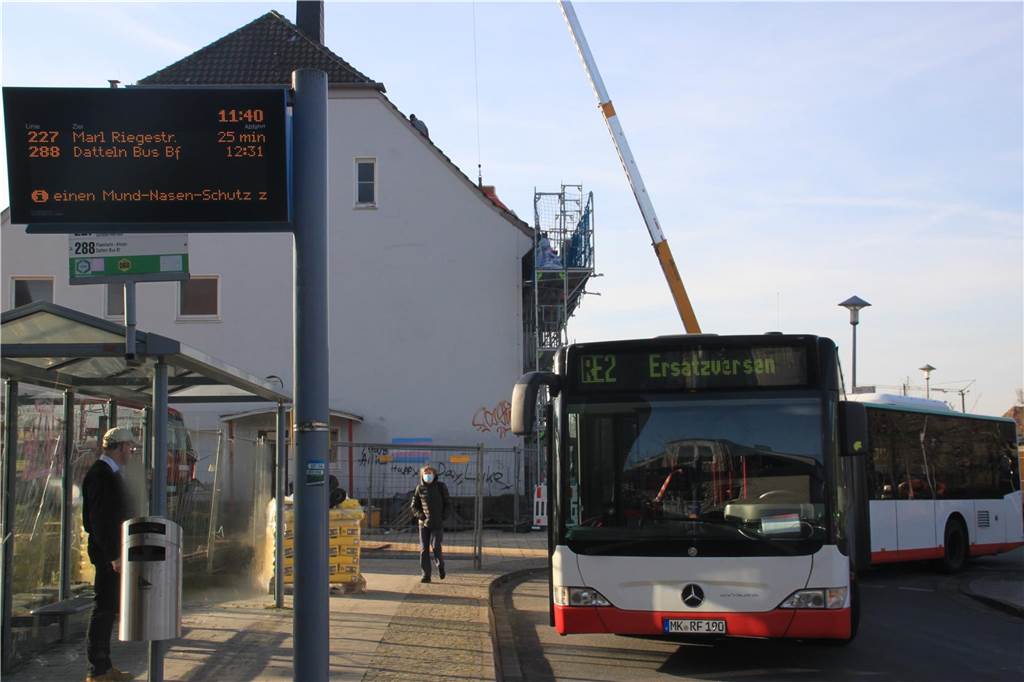 Zugausfälle: Mögliche Alternativen für Pendler oder Studierende Der Busbahnhof in Haltern.