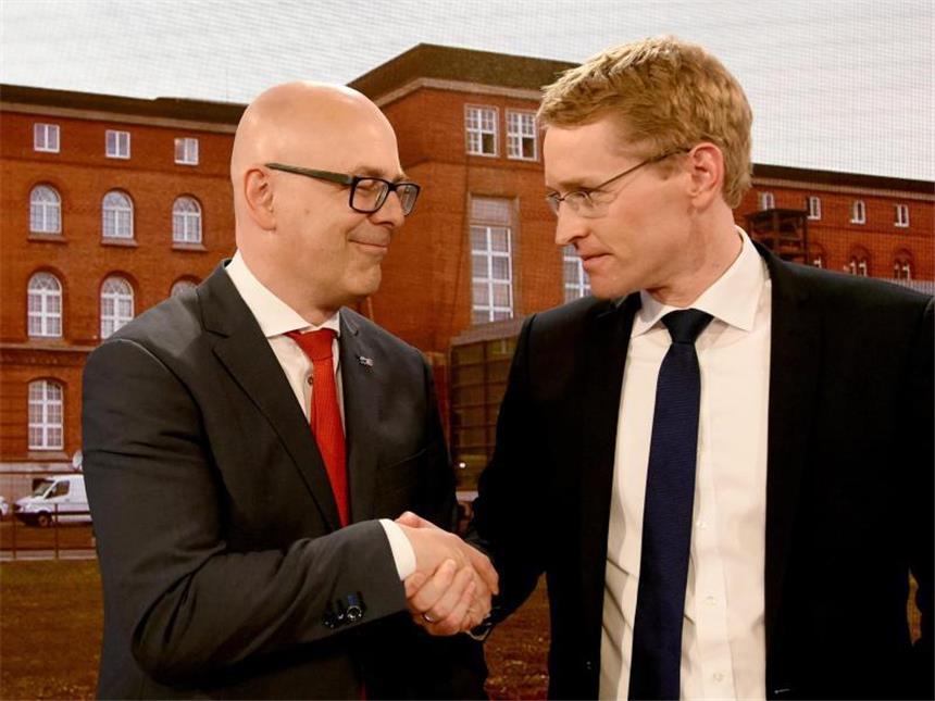 Nach der Wahl beginnt in Kiel der Machtpoker Der schleswig-holsteinische Ministerpräsident Albig und CDU-Spitzenkandidat Günther nach der Wahl. Foto: Carsten Rehder