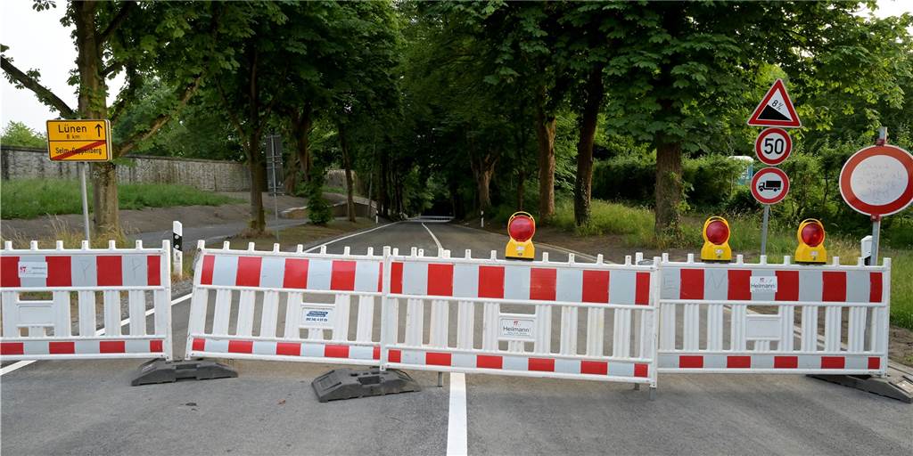 Schlossberg Cappenberg wird freigegeben - Letzte Bauarbeiten zum Schutz Der Schlossberg ist noch gesperrt - auch wenn es aussieht, als seien die Bauarbeiten abgeschlossen. Es fehlen noch Schutzeinrichtungen.