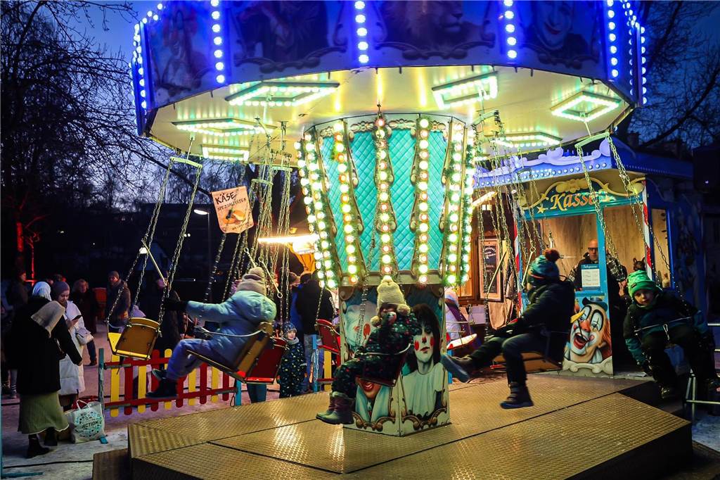 Winterglühen in Aplerbeck: Leuchtende Stände und Rodelspaß - die besten Bilder zum Durchklicken Winterglühen in Aplerbeck 2024