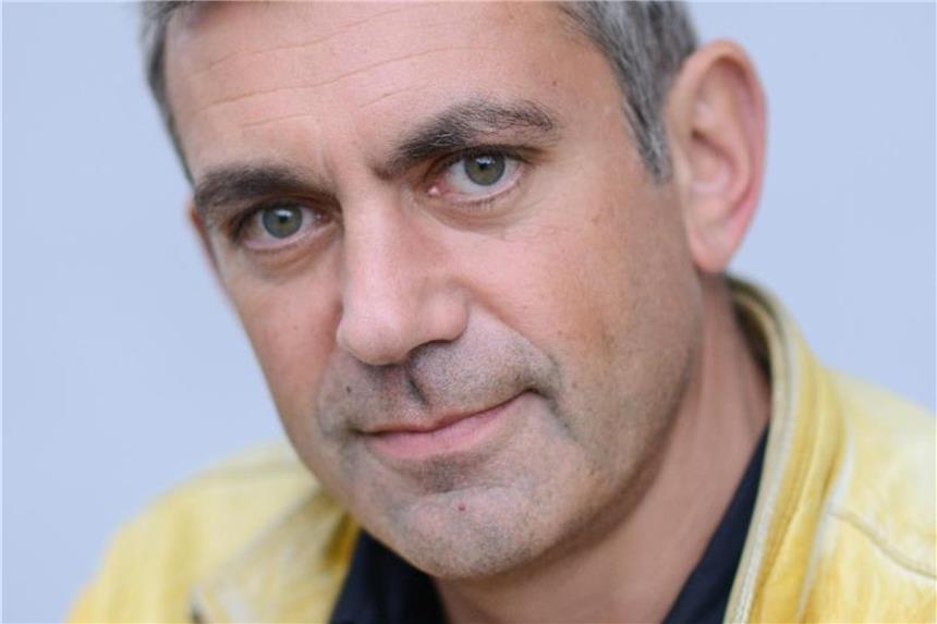 Flüchtlinge: Kaminers kleine Szenen zu einem großen Thema Der Schriftsteller Wladimir Kaminer erzählt in seinem neuen Buch von Flüchtlingen und Einheimischen. Foto: Uwe Zucchi