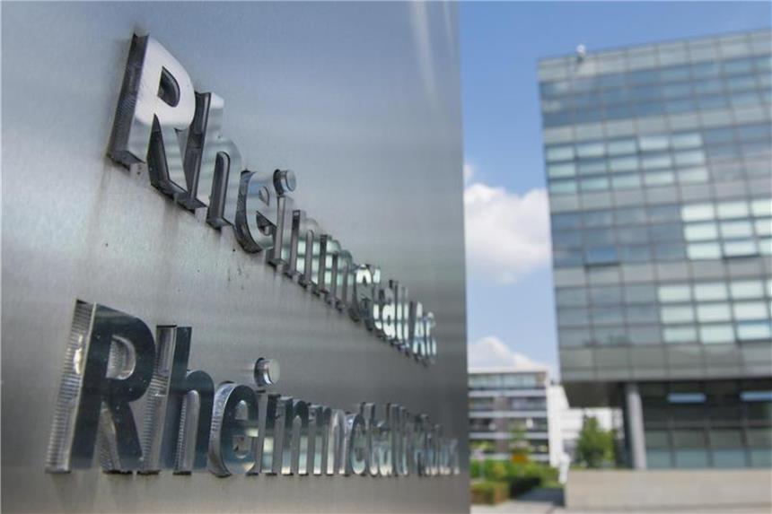 Rheinmetall: Rüstungsgeschäfte mit der Türkei auf Eis Der Schriftzug der Rheinmetall AG neben der Konzernzentrale in Düsseldorf. Foto: Matthias Balk