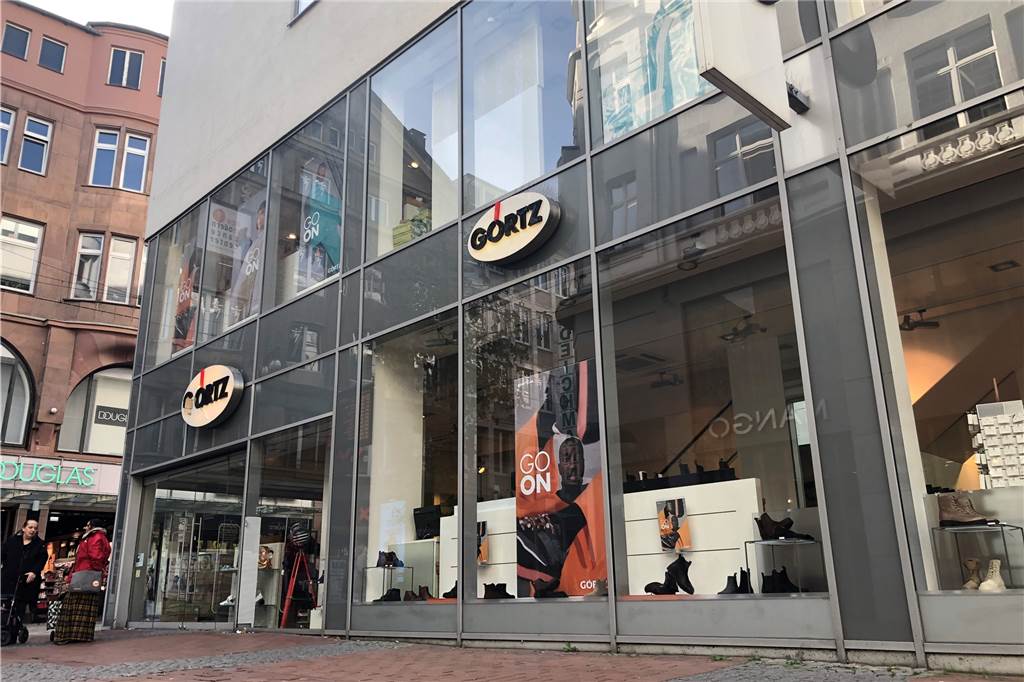 Der Schuhfilialist Görtz - hier das Geschäft am Westenhellweg in Dortmund - hat eine Insolvenz in Eigenverwaltung eingeleitet. „Aufgrund enormer Kaufzurückhaltung der Kunden“, wie es heißt.