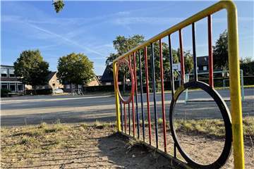 Der Schulhof der Gesamtschule ist nicht unbedingt sehr attraktiv. Deshalb laufen die Vorbereitungen für eine Neugestaltung.